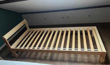 IKEA Neiden bed + Luröy lattenbodem - afbeelding 2