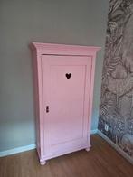 Landelijke kledingkast roze met hartje, Kinderen en Baby's, Kinderkamer | Commodes en Kasten, Ophalen, Zo goed als nieuw, 50 tot 70 cm
