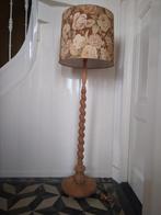 Brocante vloerlamp staande lamp hout bloemen kap, Ophalen, Brocante vintage landelijk klassiek, 100 tot 150 cm, Zo goed als nieuw