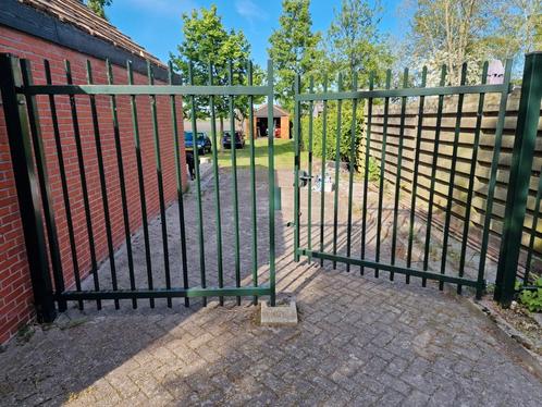 Dubbele Spijlenpoort van ABC Hekwerk, Tuin en Terras, Tuinhekken en Hekwerk, Zo goed als nieuw, Spijlenhekwerk, IJzer, Met poort