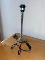 Kleine lampenvoet - Stijlvol en compact tafelkamp, Ophalen, Gebruikt, Kunststof