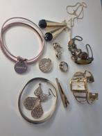 Vintage 90's partij armbanden, broche, oorbellen, Sieraden, Tassen en Uiterlijk, Armbanden, Ophalen of Verzenden, Zo goed als nieuw