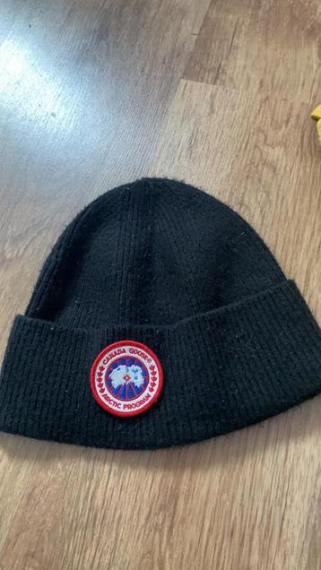 Canada goose muts beschikbaar voor biedingen