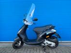 PIAGGIO ZIP - 1e EIGENAAR !, Fietsen en Brommers, Scooters | Piaggio, Ophalen, Zo goed als nieuw, Benzine, Zip