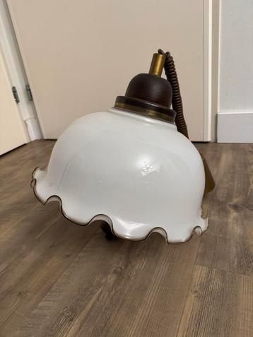 Vintage Hanglamp met Glazen Kap beschikbaar voor biedingen