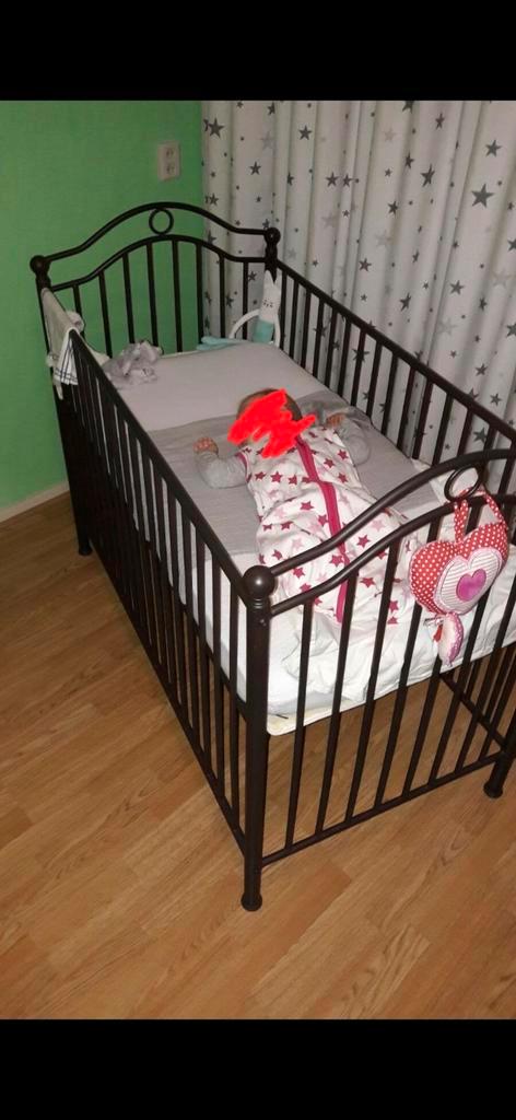 Brocant stalen ledikant 60x120 IZGS, Kinderen en Baby's, Babywiegjes en Ledikanten, Zo goed als nieuw, Ledikant, Ophalen