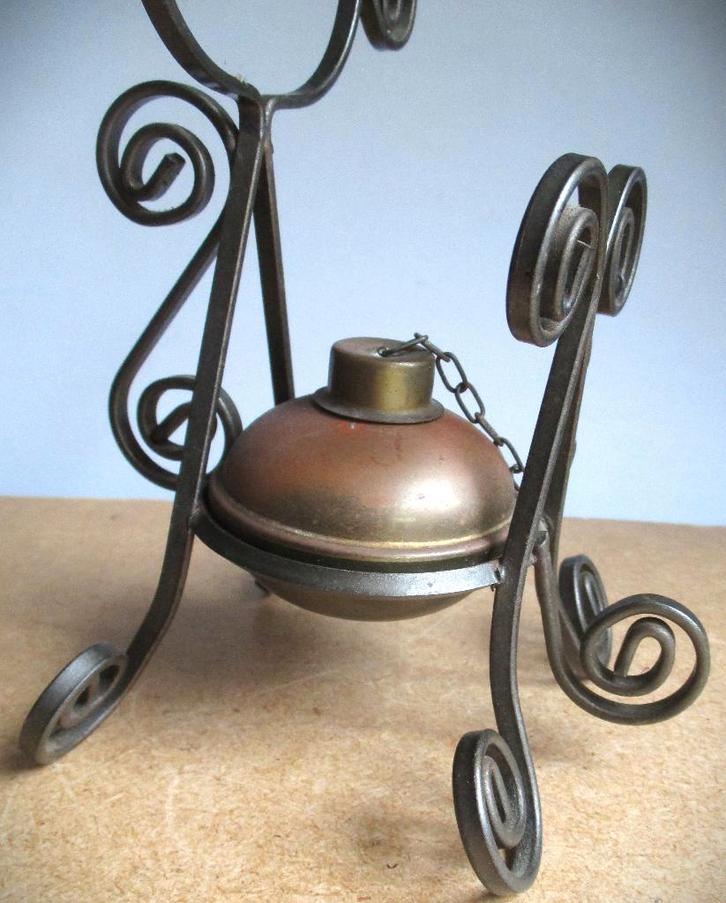 Olielamp antiek Olielampje~Gietijzer met krullen, Antiek en Kunst, Antiek | Lampen, Ophalen of Verzenden