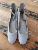 Nieuwe ongedragen Tamaris grijze pumps met enkelbandjes 39, Tamaris, Verzenden, Nieuw, Grijs