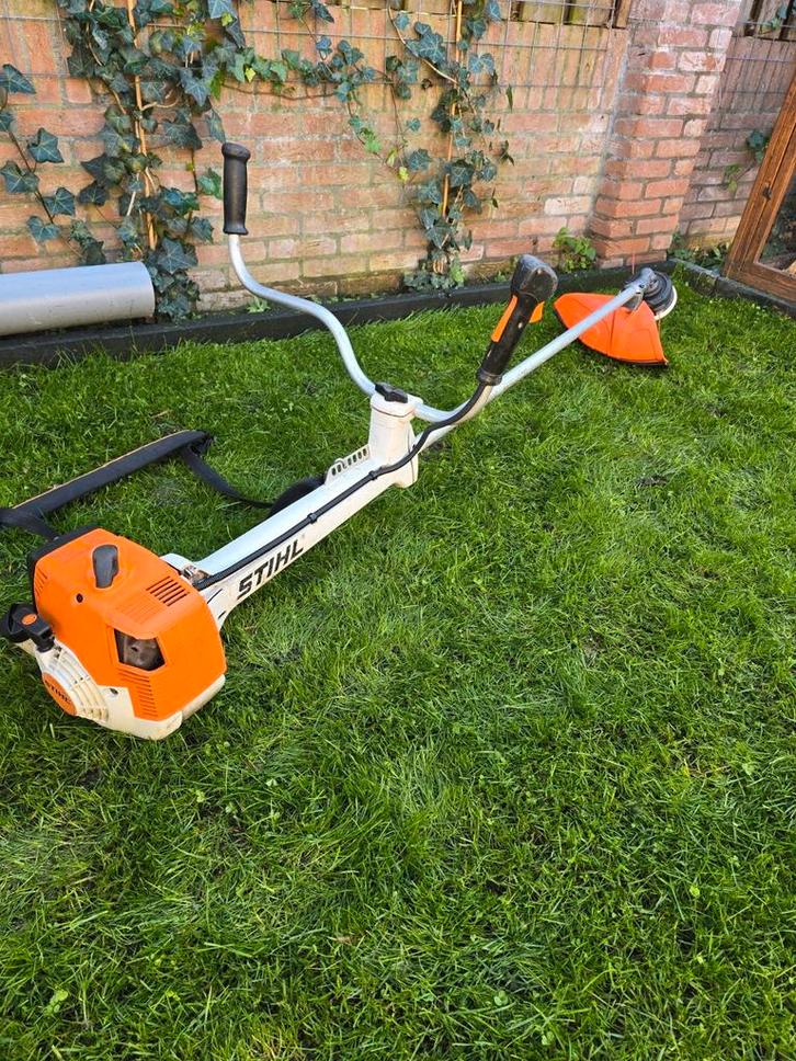 Nette Stihl benzine bosmaaier FS 400 met nieuwe draadkop, Tuin en Terras, Bosmaaiers, Gebruikt, Benzine, Ophalen