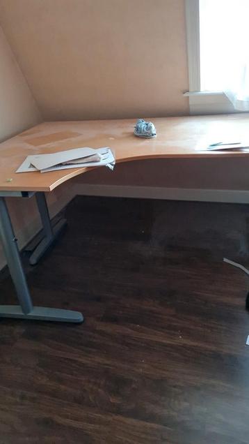 Bekant  hoekbureau in hoogte verstelbaar 
Ikea - afbeelding 4