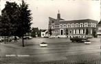 Schijndel gemeentehuis met auto's st 1961, Ophalen of Verzenden, 1960 tot 1980, Gelopen, Noord-Brabant
