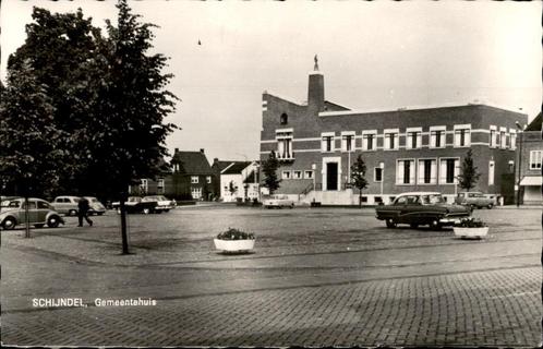 Schijndel gemeentehuis met auto's st 1961, Verzamelen, Ansichtkaarten | Nederland, Gelopen, Noord-Brabant, 1960 tot 1980, Ophalen of Verzenden