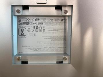 DELL UltraSharp (kapot gegaan bij verzending) beschikbaar voor biedingen