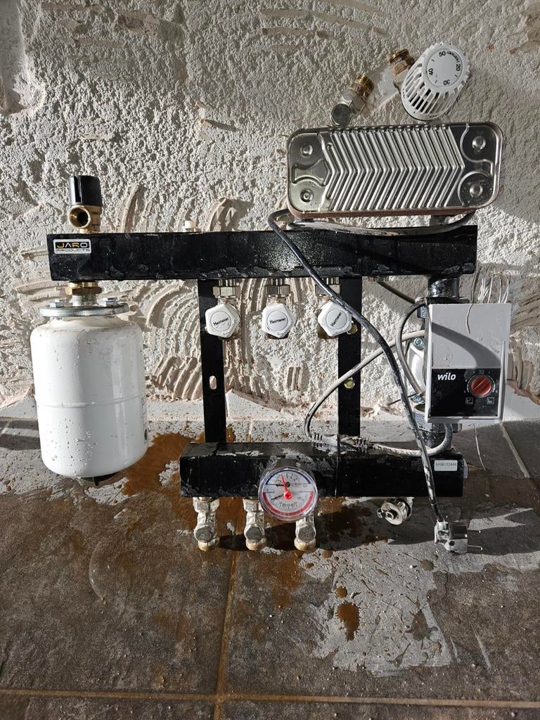 Vloerverwarming Verdeelset 3 Circuit Compleet, Doe-het-zelf en Verbouw, Verwarming en Radiatoren, 30 tot 80 cm, Gebruikt, Overige typen