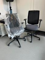 2x Steelcase bureaustoelen in Nieuwstraat Burostoel, Huis en Inrichting, Bureaustoel, Zo goed als nieuw, Zwart, Ophalen
