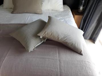 2 Sierkussens Mrs Me home couture beschikbaar voor biedingen