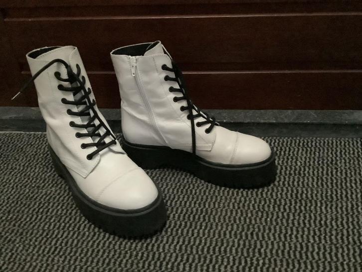 Laarsjes maat 40 van Sacha  Iconic, Kleding | Dames, Schoenen, Nieuw, Wit, Verzenden