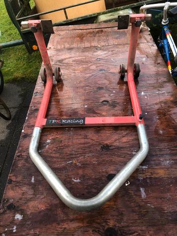 Paddock standaard beschikbaar voor biedingen