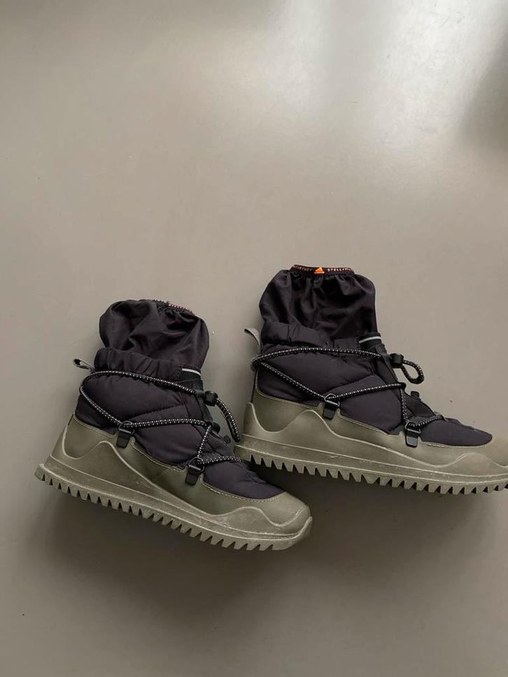 Adidas Stella McCartney Snowboots maat 36 2/3, Kleding | Dames, Schoenen, Zo goed als nieuw, Snowboots, Zwart, Ophalen of Verzenden