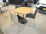 Tafel met 3 stoelen, Ophalen