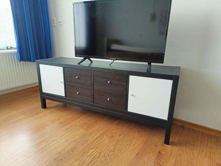 KALLAX kast boekenkast tv kast, Huis en Inrichting, Kasten | Boekenkasten, Zo goed als nieuw, 100 tot 150 cm, Minder dan 100 cm