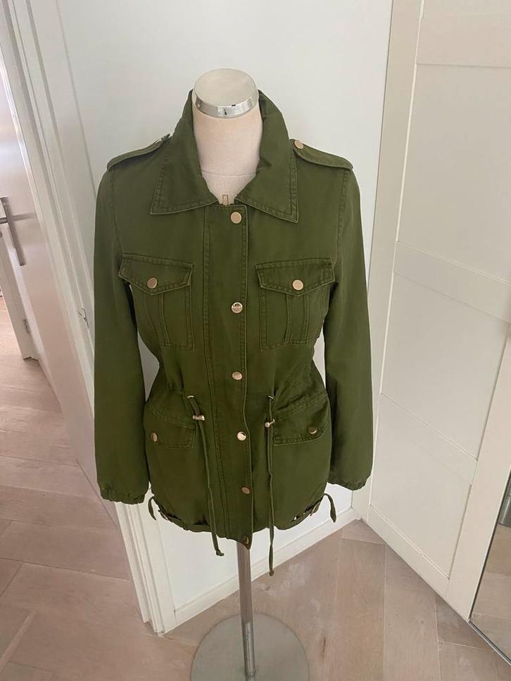 Groene Jas - Perfect voor het najaar maat 36 merk OSLEY, Kleding | Dames, Jassen | Zomer, Zo goed als nieuw, Maat 38/40 (M), Groen