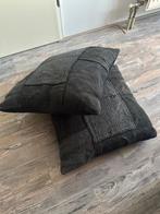 2 stuks Yaya Home - sierkussens antraciet zwart, Huis en Inrichting, Ophalen of Verzenden, Zo goed als nieuw, Zwart