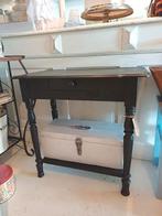 Brocant Tafeltje, Antiek en Kunst, Antiek | Meubels | Tafels, Ophalen of Verzenden