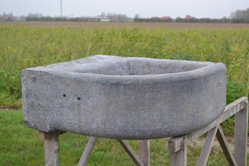 antieke zware gekapte arduinen hoektrog, Tuin en Terras, Tuinvazen, Gebruikt, Ophalen