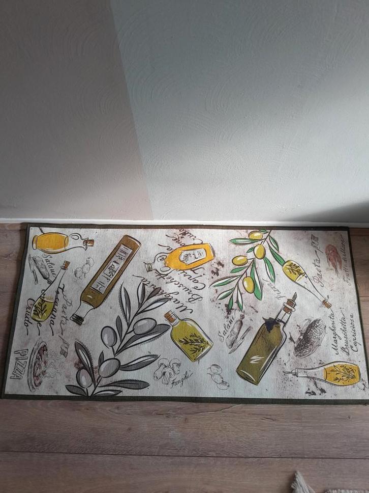 Nieuwe Keukenloper / Vloerkleed. 2 stuks 1 zoals afgebeeld, Huis en Inrichting, Stoffering | Vloerbedekking, Nieuw, Tapijt, Beige