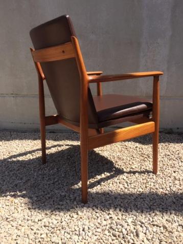 2 vintage stoelen Arne Vodder beschikbaar voor biedingen