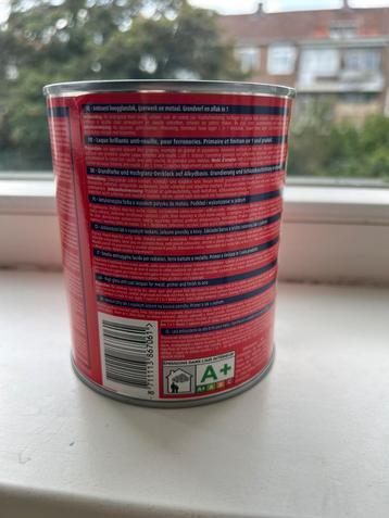 White Metal Paint Unopened beschikbaar voor biedingen