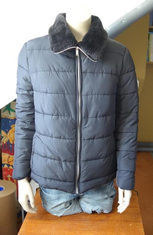 Gewatteerde zwarte jas Divided (H&M) maat 42, Kleding | Dames, Jassen | Winter, Gedragen, Maat 42/44 (L), Zwart, Ophalen of Verzenden