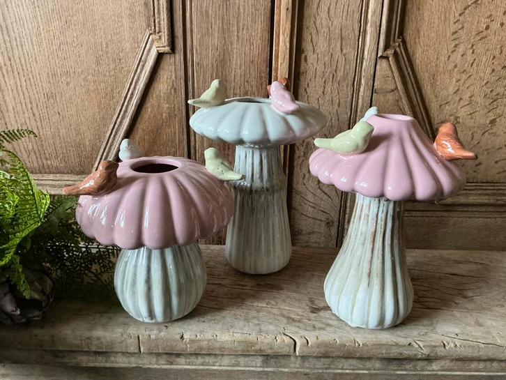 NIEUW set van 3 mushroom vazen met lieve vogeltjes, Huis en Inrichting, Woonaccessoires | Vazen, Nieuw, Ophalen