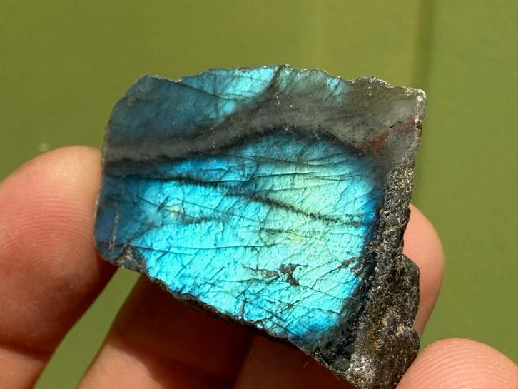 Labradoriet half gepolijst mineralen Lab5, Verzamelen, Mineralen en Fossielen, Mineraal, Ophalen of Verzenden