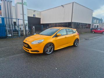 Ford Focus ST 2.0 Ecoboost 278pk en 480nm koppel, vol opties beschikbaar voor biedingen