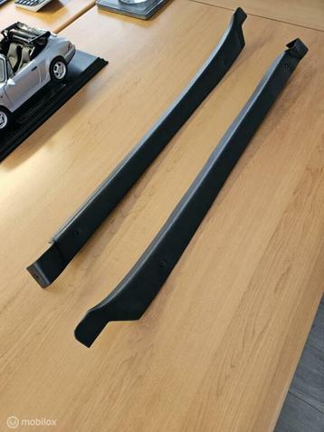 Interieurlijst zij-achterraam Porsche 911 beschikbaar voor biedingen