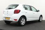 Dacia Sandero 90PK Aut Comfort Cruise Airco LED (bj 2020), Auto's, Dacia, Stof, Wit, Origineel Nederlands, Bedrijf
