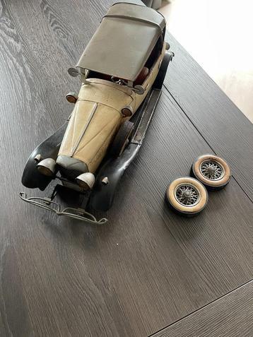 Metalen oldtimer auto schaalmodel beschikbaar voor biedingen