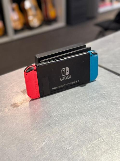 Nintendo Switch Blauw/Rood incl. Dock Station | 149.99, Spelcomputers en Games, Spelcomputers | Nintendo Switch, Gebruikt, Switch Original