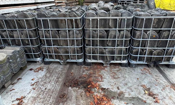 3.000 oud hollandse / oude holle dakpannen blauw