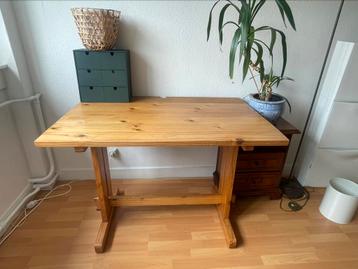 Gratis! Houten tafel/bureau. Werktafel of kindertafel beschikbaar voor biedingen