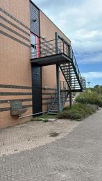 Grote vluchttrap/brandtrap - 2 bordessen - hoogte 426 cm, Doe-het-zelf en Verbouw, Ladders en Trappen, Ophalen, Trap, Zo goed als nieuw