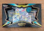 Pokémon TCG - Crobat Premium Collection Shining Fates Box, Ophalen of Verzenden, Nieuw, Foil