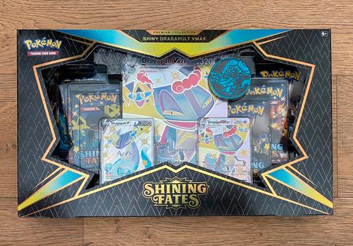 Pokémon TCG - Crobat Premium Collection Shining Fates Box, Hobby en Vrije tijd, Verzamelkaartspellen | Pokémon, Nieuw, Foil, Ophalen of Verzenden