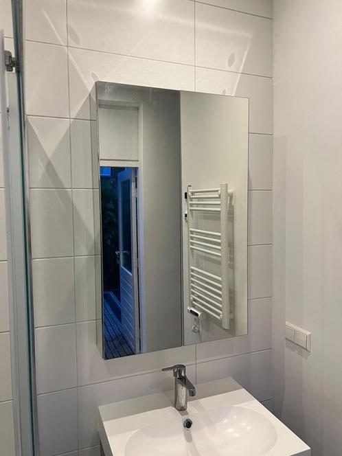 Badkamermeubel incl wastafel en kraan + spiegelkast, Huis en Inrichting, Badkamer | Badkamermeubels, Zo goed als nieuw, Spiegelkast