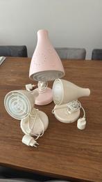 Lichtroze bureaulamp en twee witte wandlampen, Ophalen of Verzenden, Gebruikt