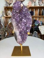 Amethist op standaard, Verzamelen, Mineralen en Fossielen, Ophalen of Verzenden, Mineraal