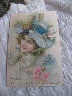 Antieke Kaart uit 1900 - Dame met Grote Blauwe Hoed / Rozen, Verzenden, Voor 1920, Gelopen, Overige thema's