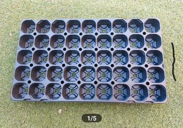 Planten kweektray 45 gaats 9 x 5 PS € 0,50 st beschikbaar voor biedingen